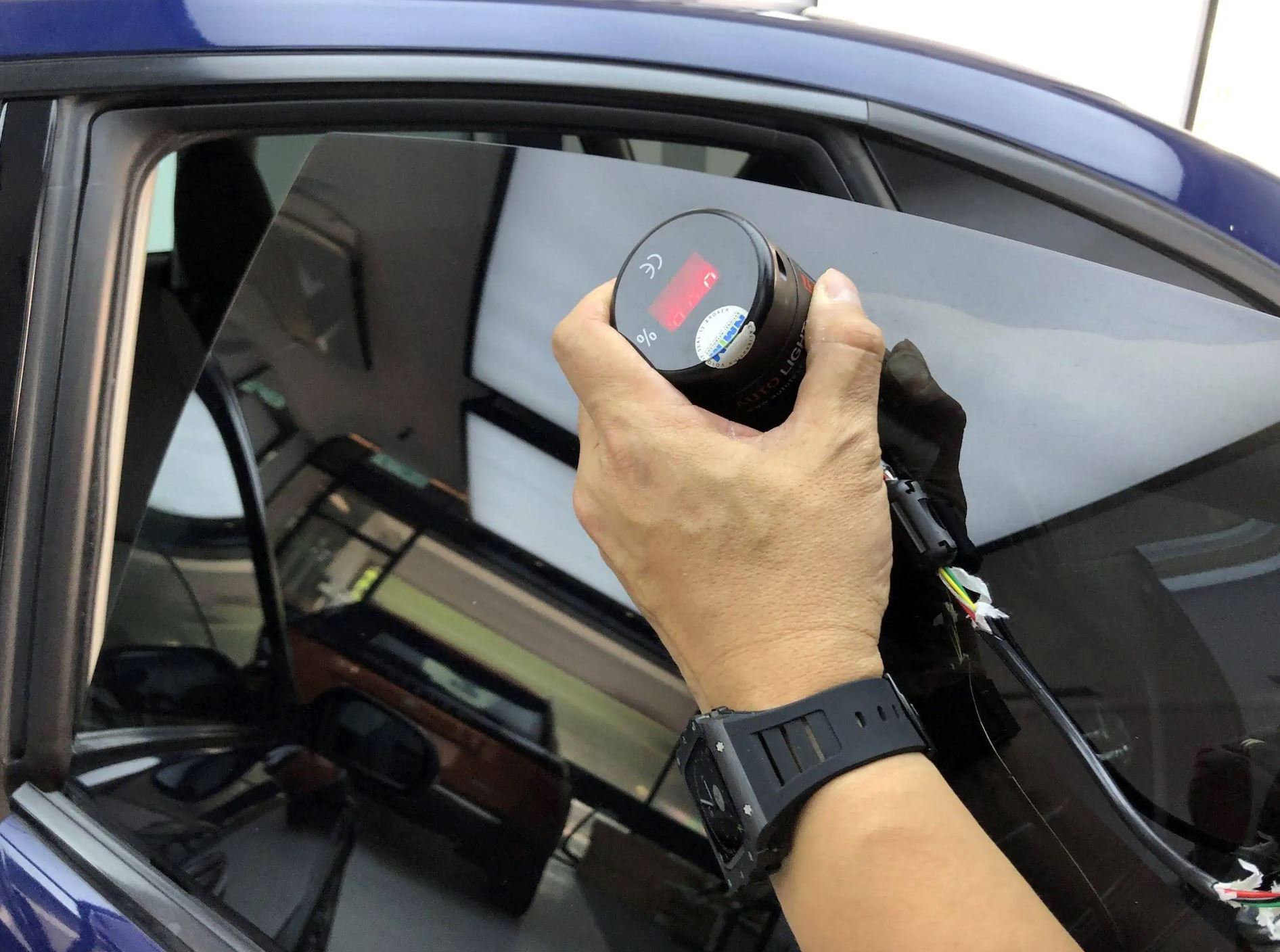 车镜太黑会遭罚款！saman高达rm4000或遭监禁！