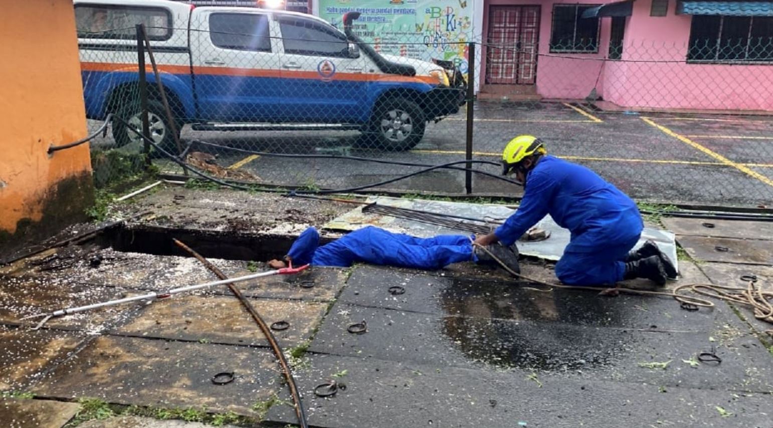 apm rescuers search for man in sewer for an hour, only for him to appear unscathed