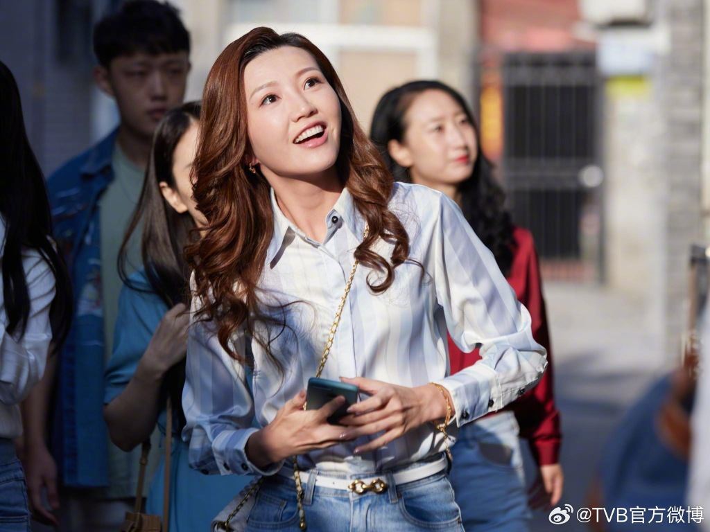 港剧《香港人在北京》今天开播❗陈展鹏一家人北上发展唔得都要得🔥