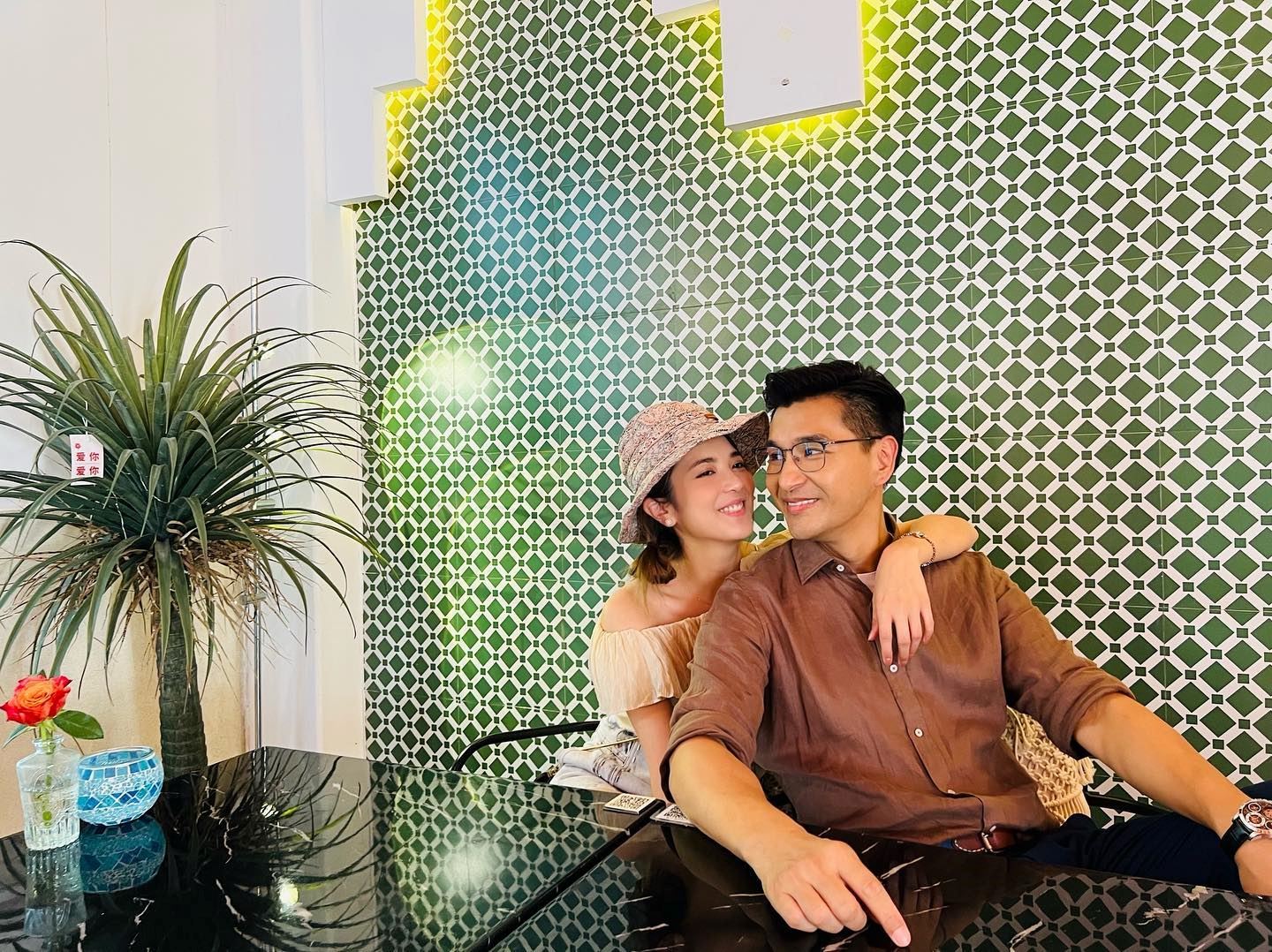 陈展鹏老婆单文柔惊喜客串《香港人在北京》❗饰演让徐港仁夫妇落入骗局的老千🌟