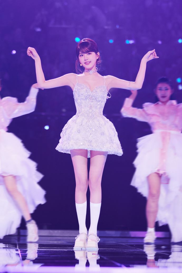 赵露思新歌《有你在》🌟原版是泰国女团「pixxie」的《whatever》💕