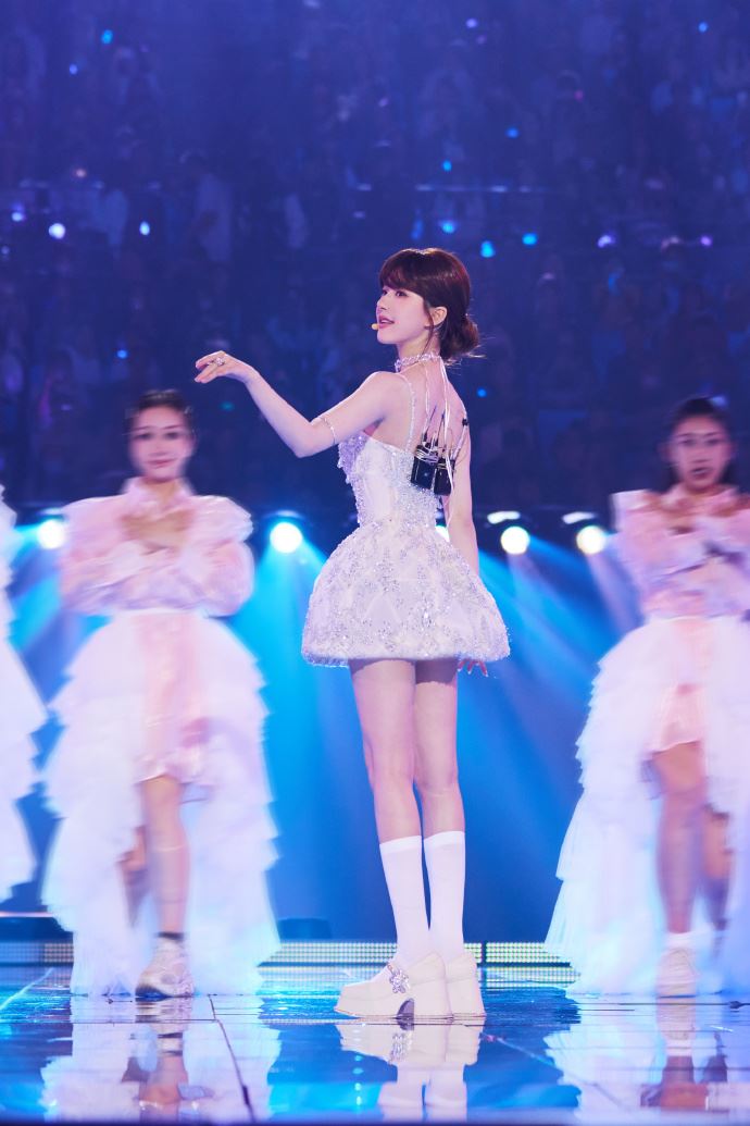 赵露思新歌《有你在》🌟原版是泰国女团「pixxie」的《whatever》💕