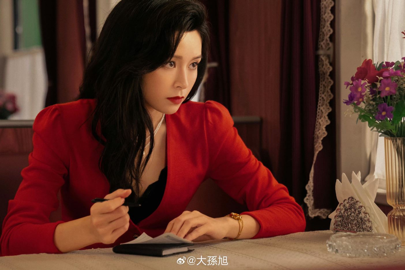🎬电影《莫斯科行动》里的「踩盘女郎」文咏珊🌟继《消失的她》之后再现蛇蝎美人角色😍