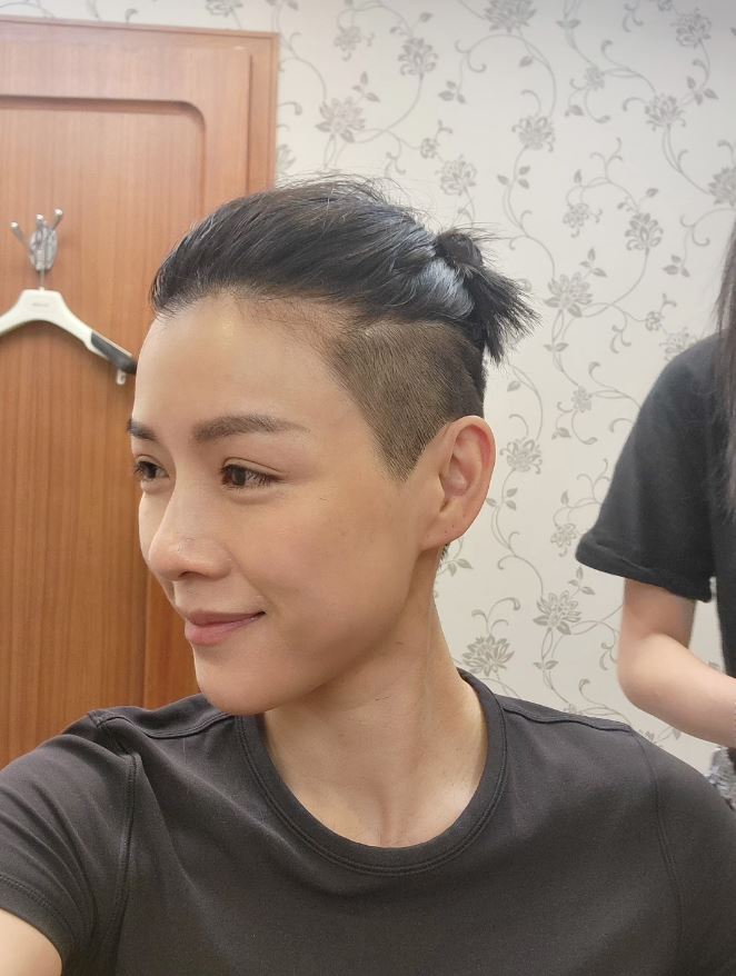 陈茵媺公开剪短发造型过程❗陈茵媺在新剧里为了家族乔装男生🔥