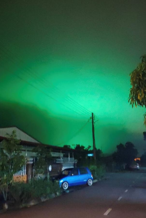 malaysians came out with hilarious theories for the 'mysterious' green sky in sungai besar