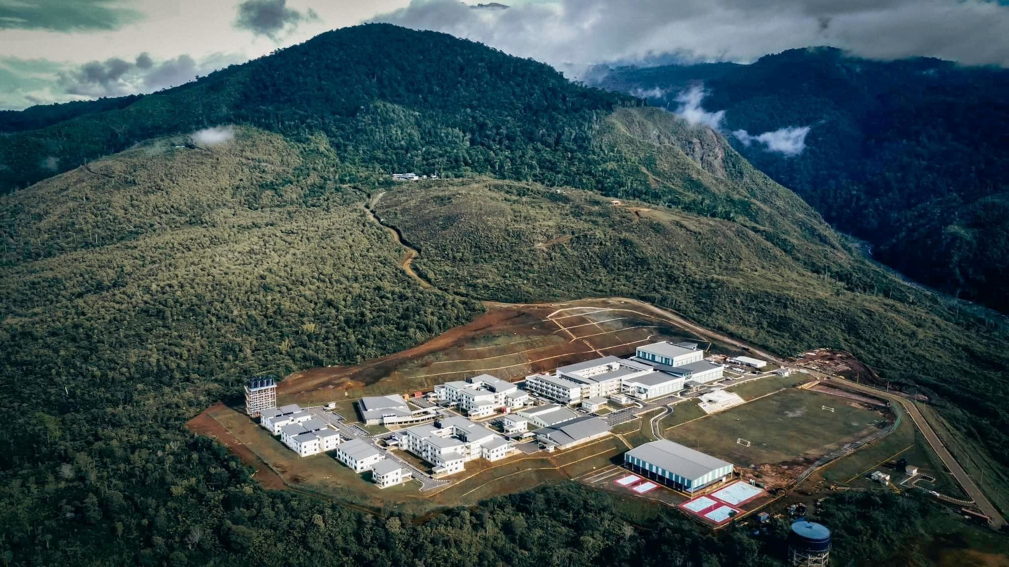 view gunung kinabalu, mrsm tertinggi di malaysia siap dibina [foto]