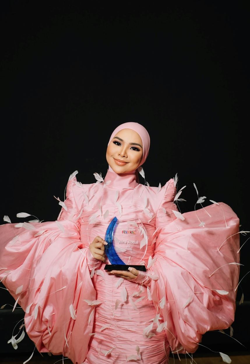 aina abdul mendunia, julang nama malaysia pada ‘abu tv song festival 2023’ di korea selatan