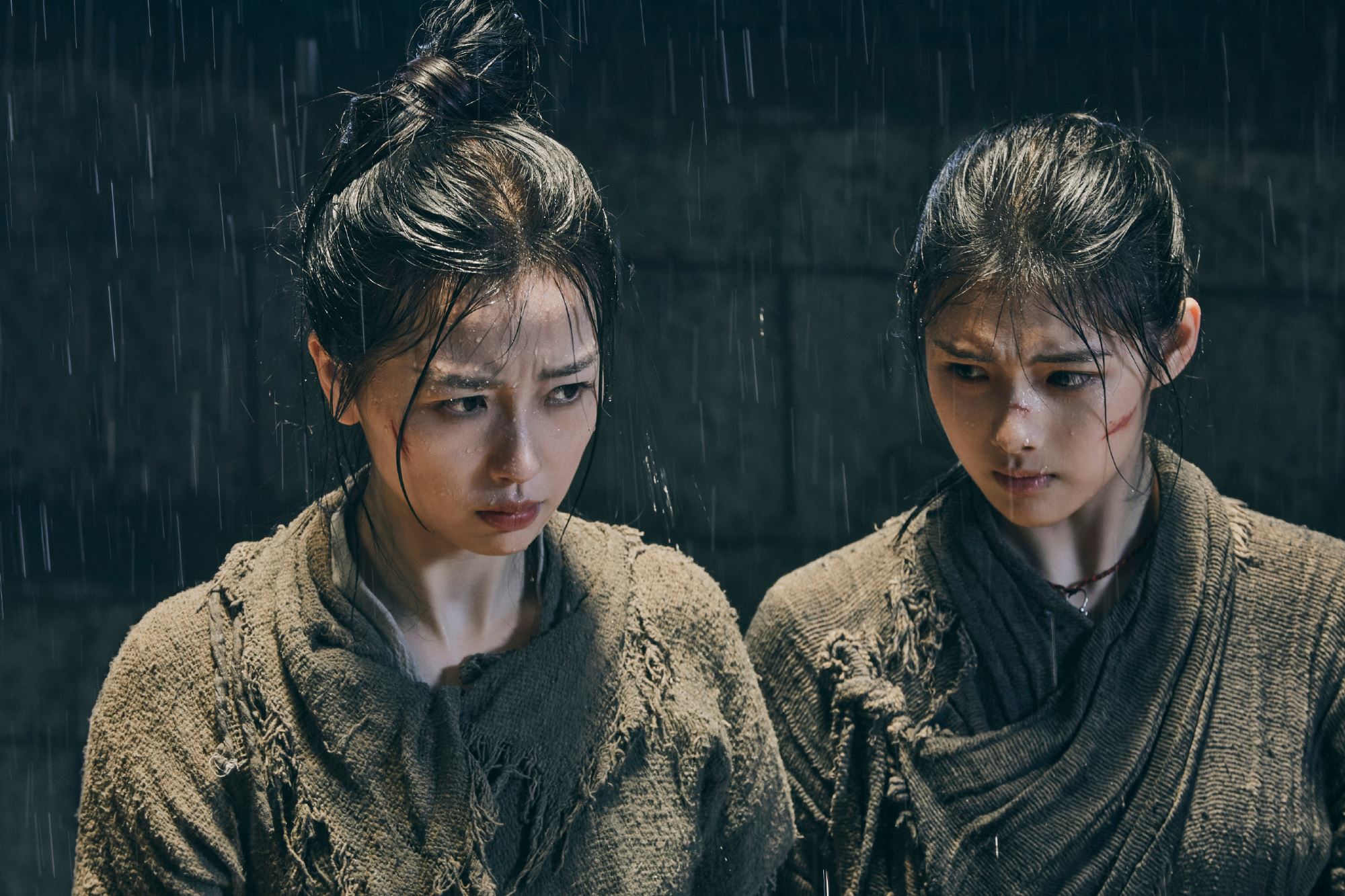 虞书欣完全没偶像包袱❗拍摄电视剧《云之羽》整张脸被按进泥浆里🔥