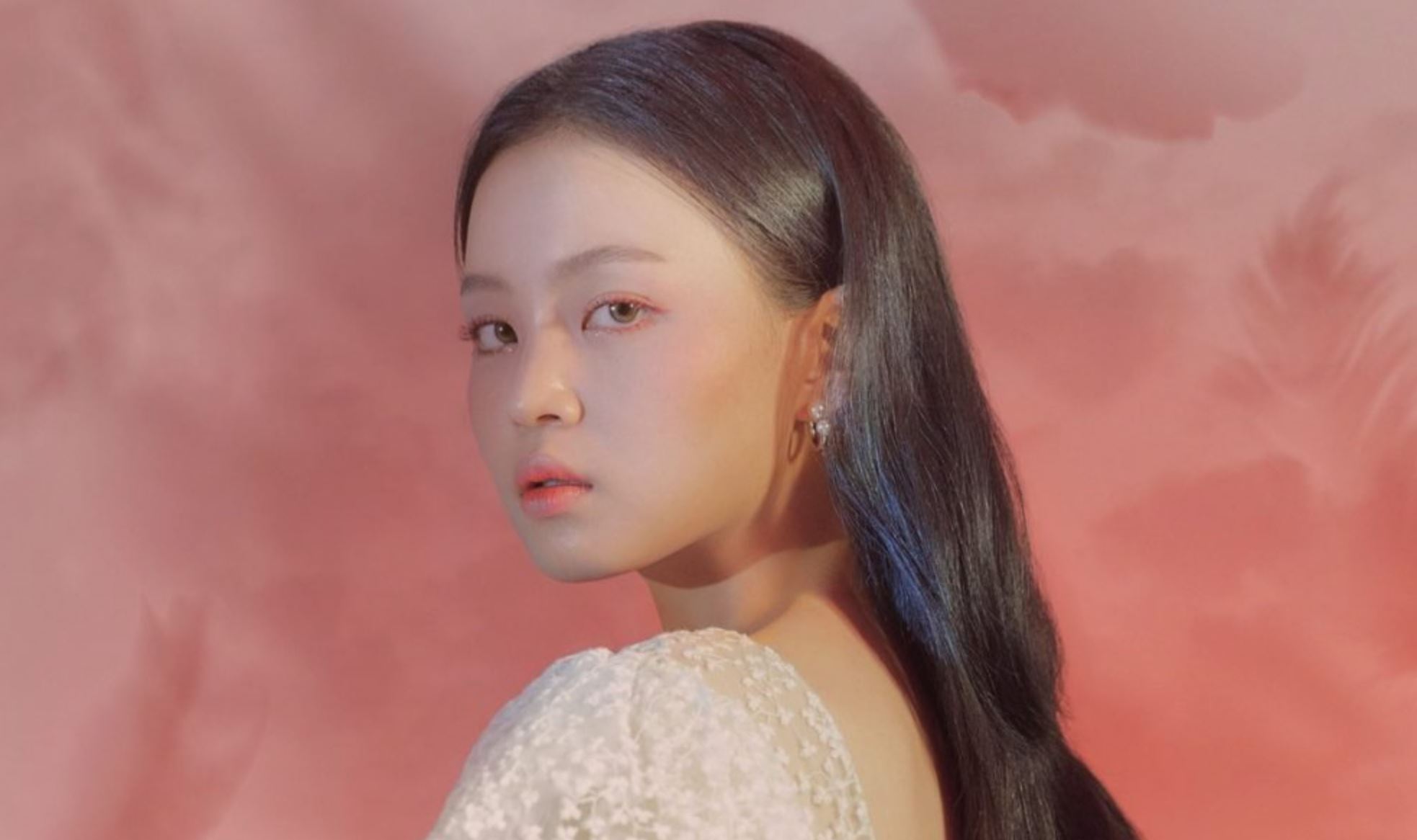 south korean singer lee hi to headline concertlah in kl this october, in conjunction with sneakerlah