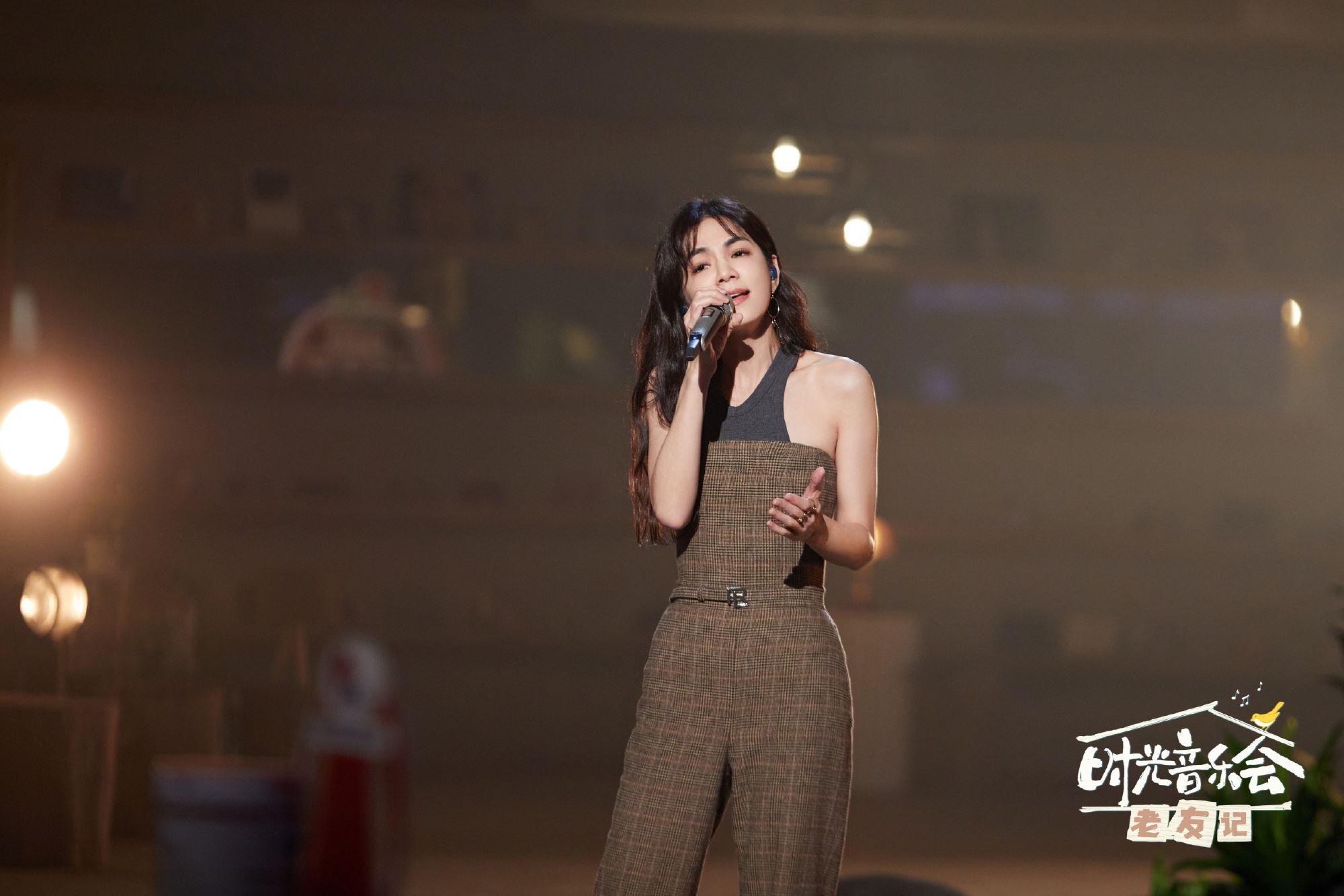 ella陈嘉桦竟把戴佩妮认成自己❗俩人专辑造型超级像🔥