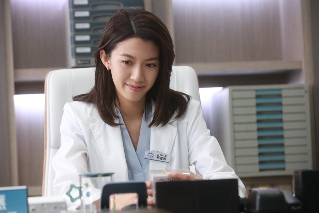 港剧《你好我的大夫》开播啦❗蔡思贝和何广沛一同出演中医师🔥