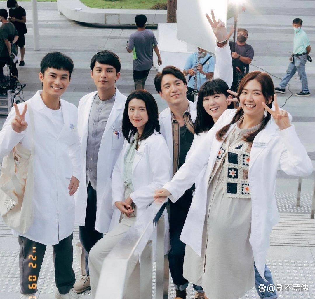 港剧《你好我的大夫》开播啦❗蔡思贝和何广沛一同出演中医师🔥