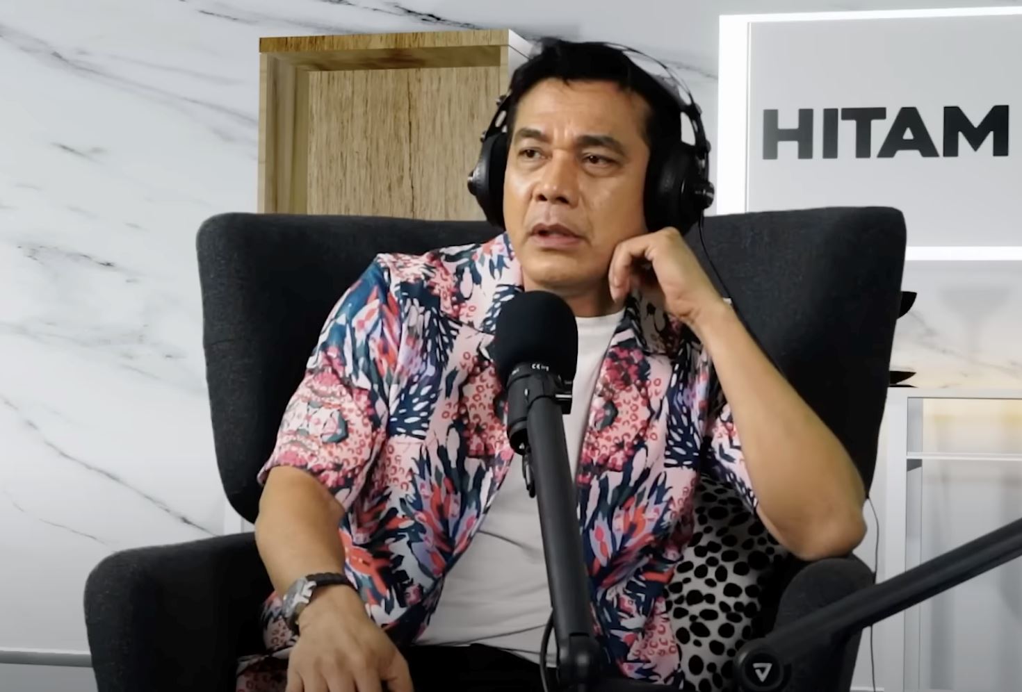 “wanita bila kerja, ada wang banyak, mereka mula berlagak,” – datuk rosyam nor