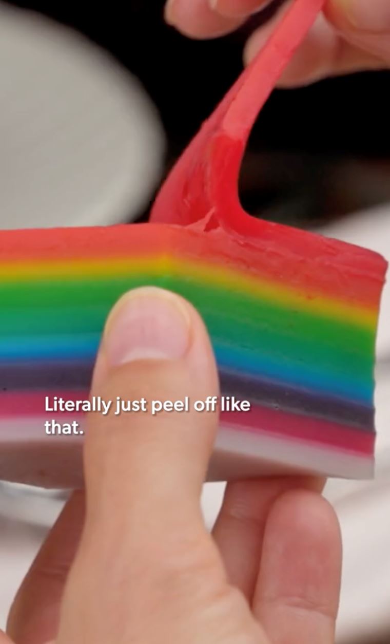 kuih lapis muncul dalam rancangan realiti australia, “makan selapis-selapis tu win!”