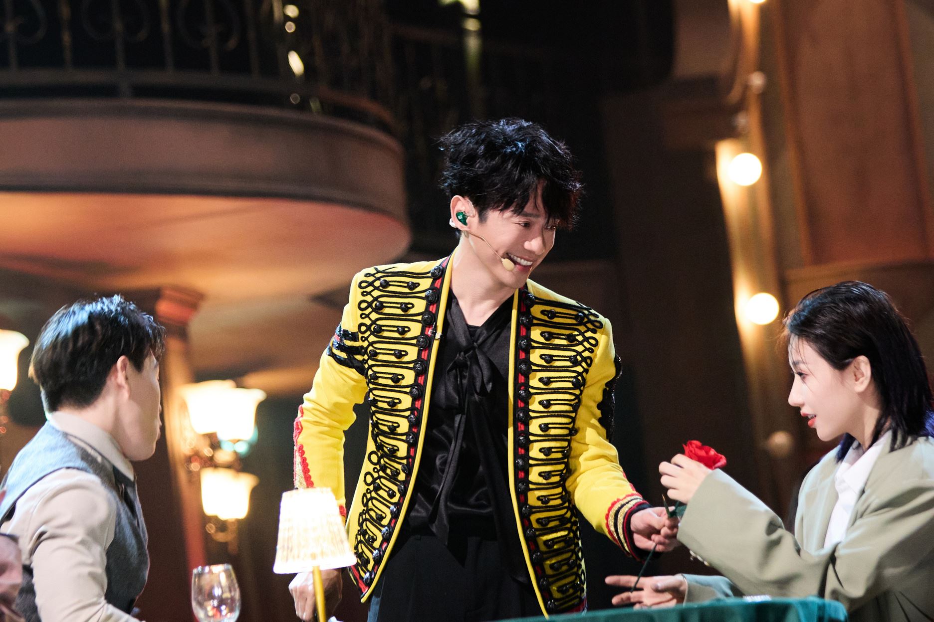 🪄张栋梁竟会变魔术❗哥哥们合作带来张三的歌百老汇舞台🔥