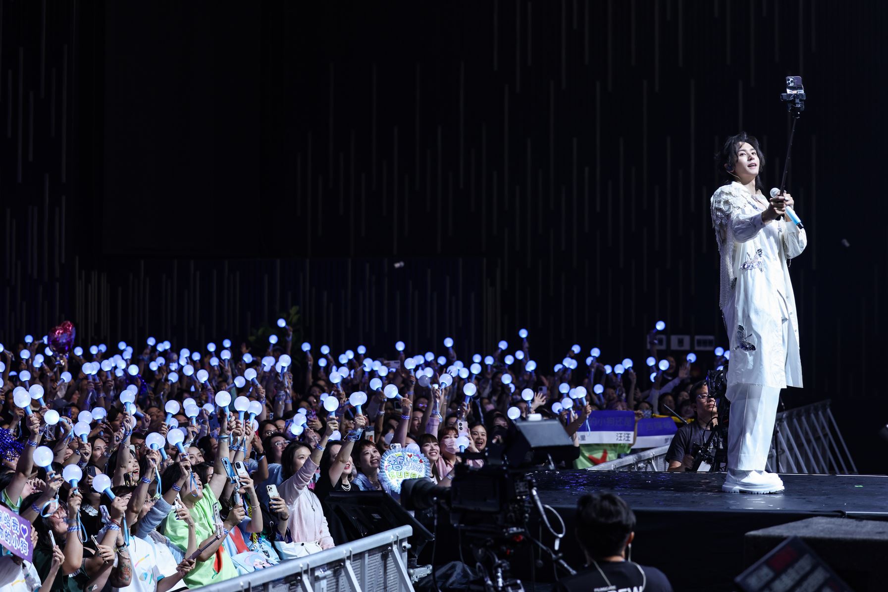 张哲瀚重现“周子舒“造型 ❗感性吐露心声想重返大荧幕💞