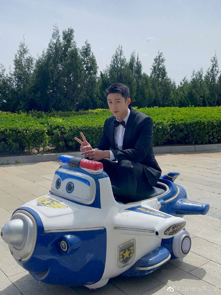 黄景瑜5年内当8次兵❗被称为在娱乐圈服兵役的男人🔥