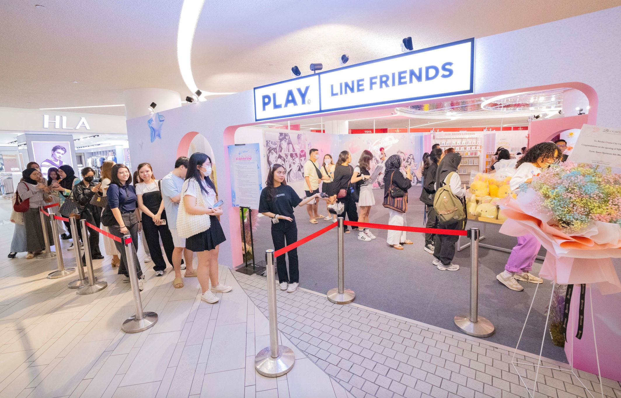 1st in malaysia! play line friends x newjeans pop-up store opens at 1 utama!