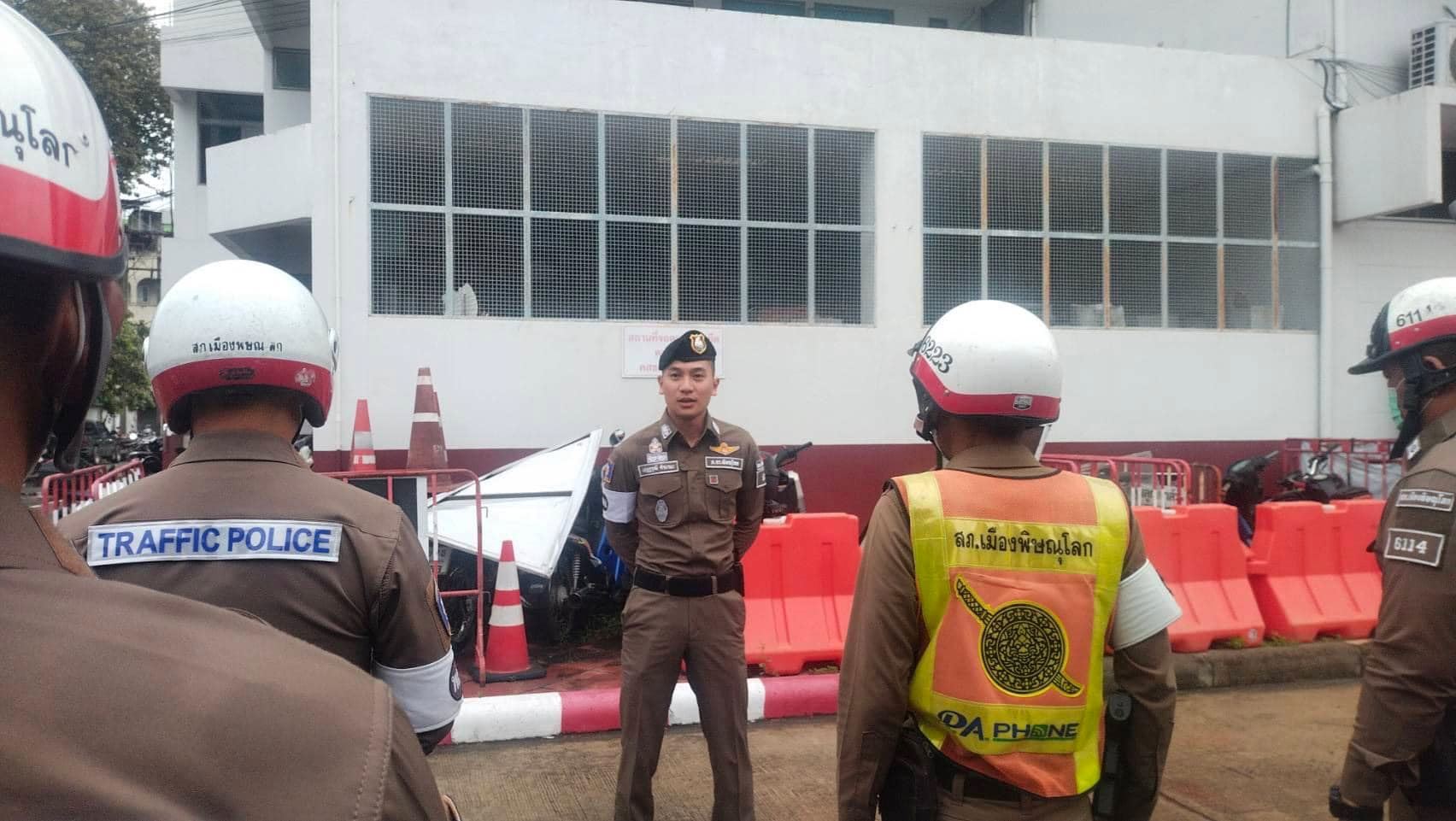 polis thailand ini tular gara-gara wajah kacak, ramai wanita komen mahu ‘ditangkap’