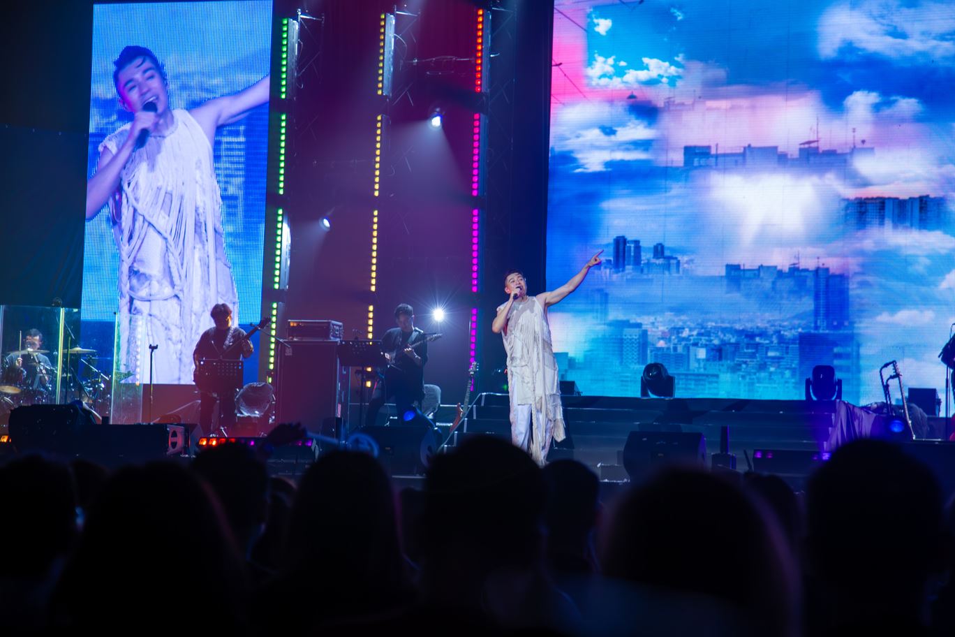 周柏豪「奔赴」世界巡回演唱会 - 大马站💞音乐魔法在云星剧场闪耀🤩
