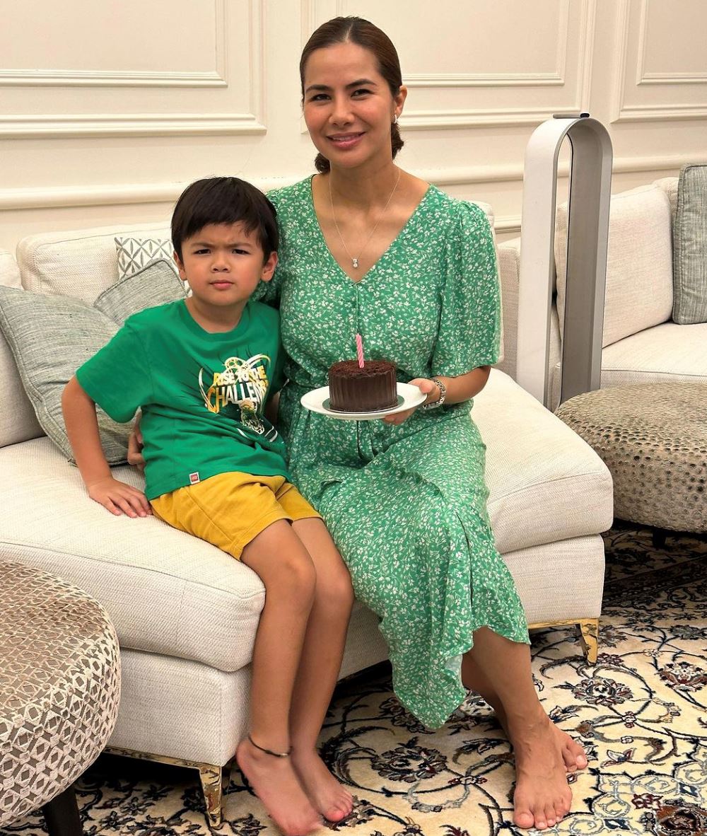 “dia wanita kuat kena hadap benda begini,” komen sharnaaz bila bekas isteri bercerai