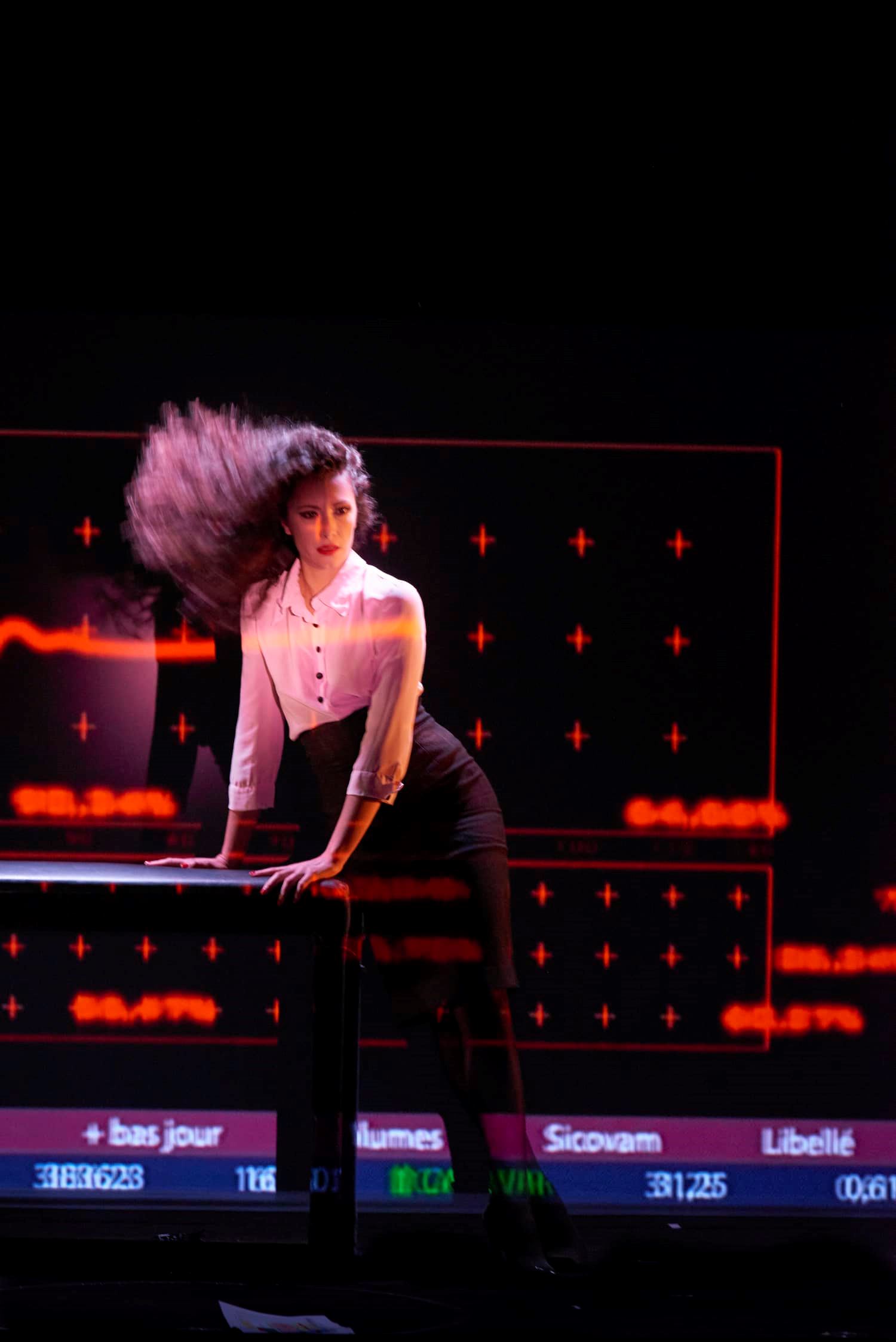 lisa疯马秀cos经典齐刘海短发造型❗black pink成员jisoo rosé都有到场支持🔥