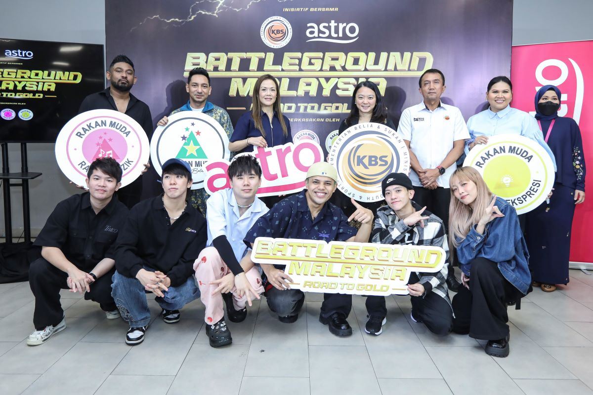 Hannah Yeoh and Battleground hosts and dancers