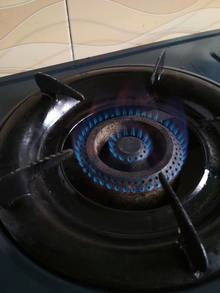 periuk, kuali hitam sebab api dapur warna oren, ini cara nak betulkan semula