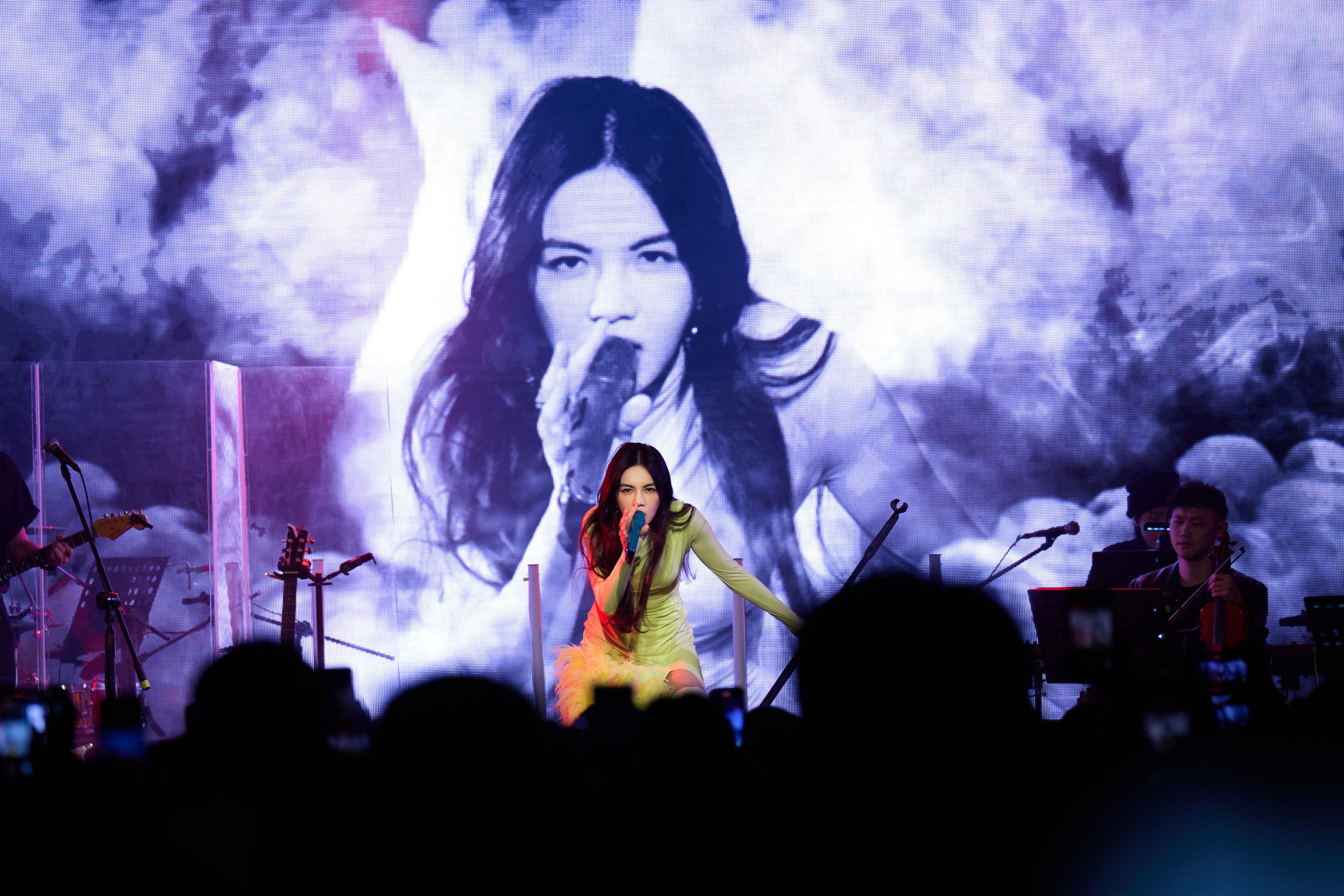 ella陈嘉桦新专音乐会爆棚❗彩蛋精心选唱s.h.e经典歌曲唱哭台下粉丝🥹