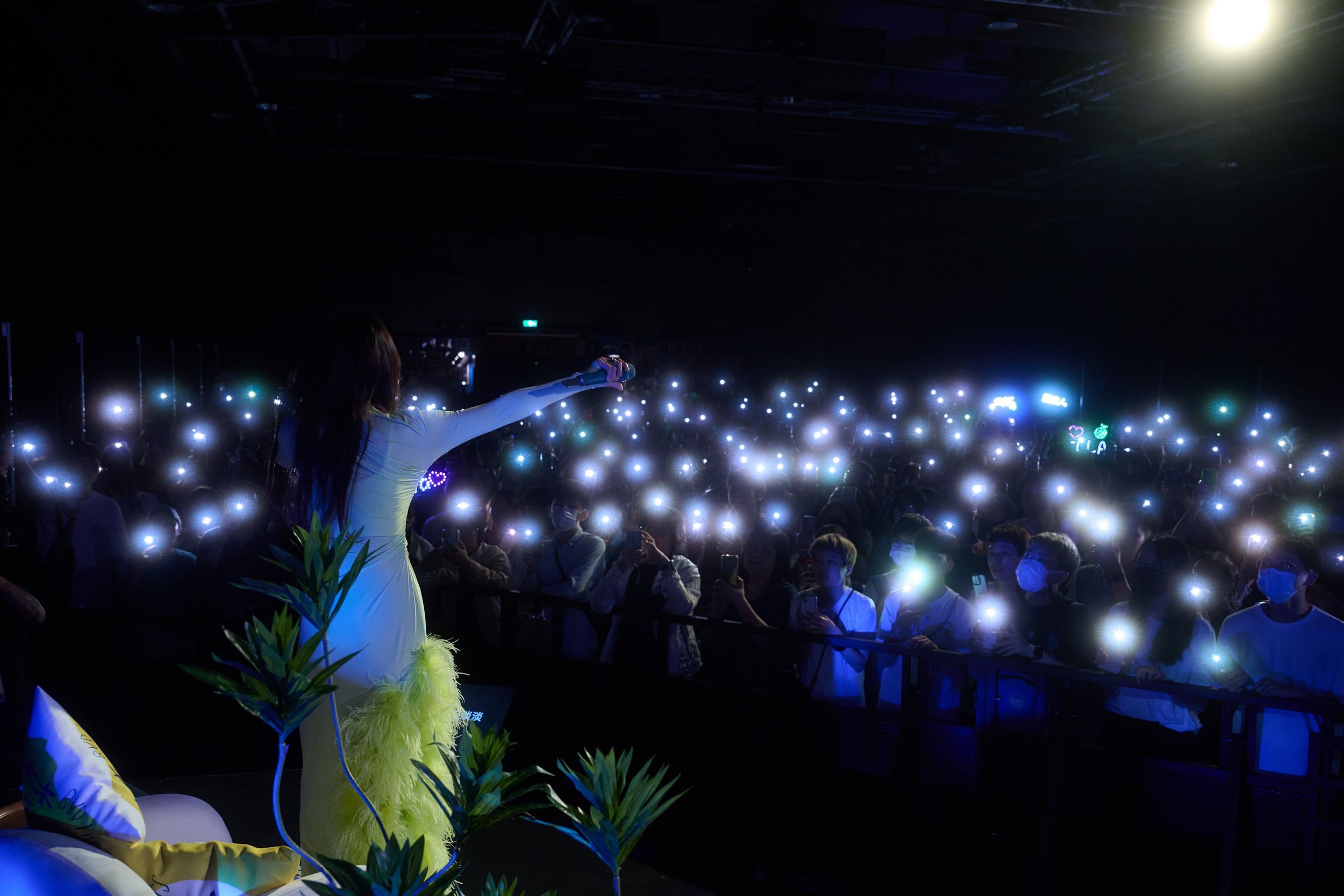 ella陈嘉桦新专音乐会爆棚❗彩蛋精心选唱s.h.e经典歌曲唱哭台下粉丝🥹