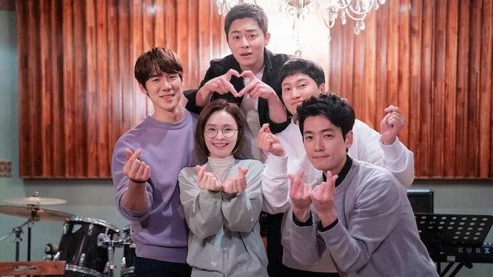 🇰🇷韩剧《机智医生生活》第三季确定会开拍🥳99s五人帮烤肉烤到火警响🤣