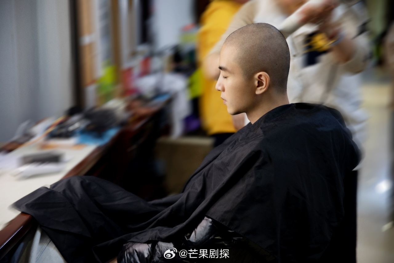 陈晓为新剧《大生意人》剃光头❗搭档孙千一起出演🔥