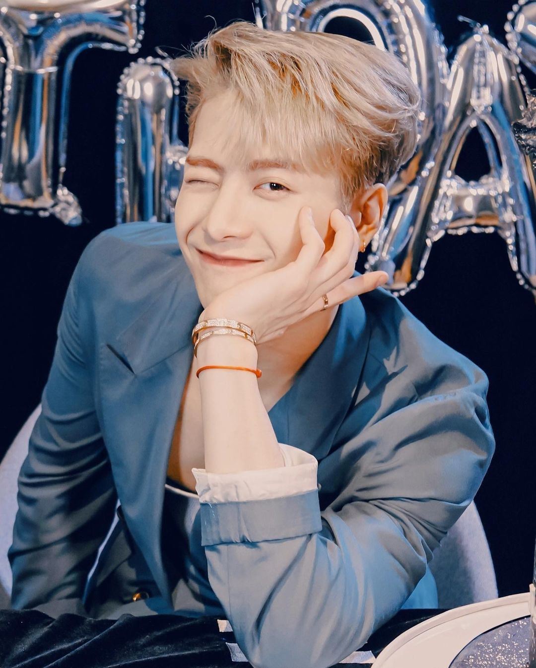 王嘉尔亲自参与设计盲盒❗每一个造型都能想起不同时期的他🔥