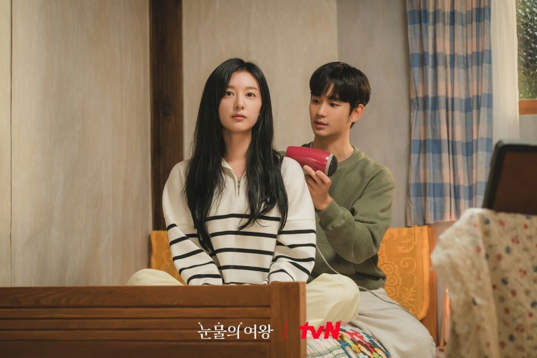 📺韩剧《泪之女王》成收视冠军❗以23%的高收视率超越《爱的迫降》🔥