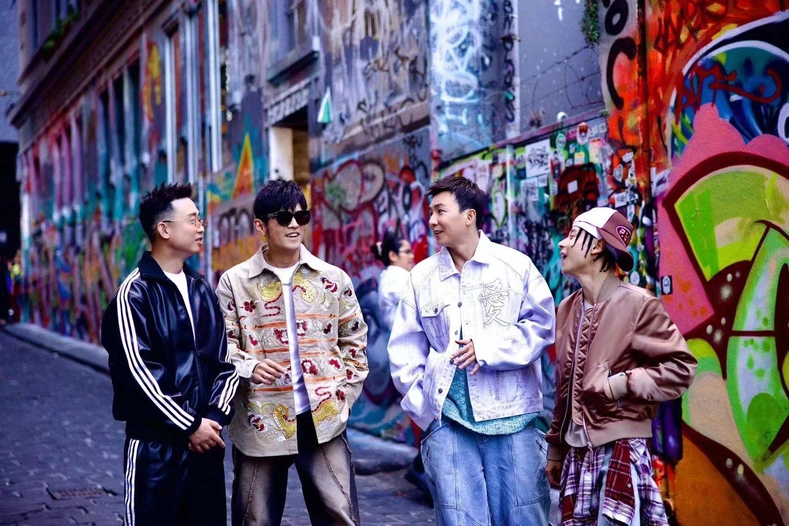 周杰伦首录说唱综艺❗《说唱梦工厂》录制现场被粉色气球填满🎈