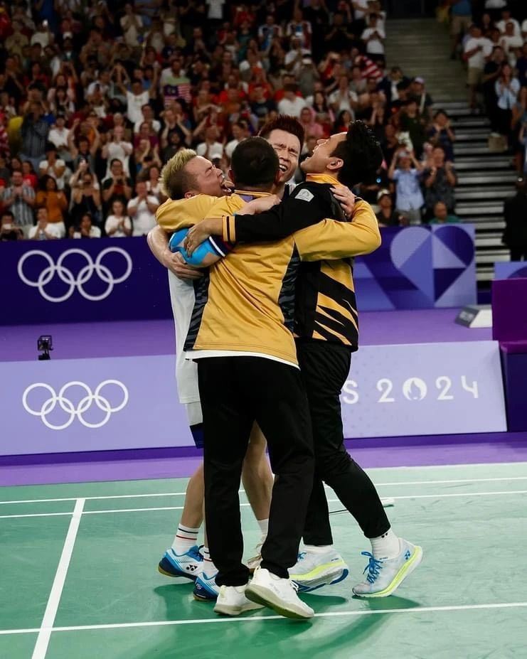 【2024巴黎奥运】谢苏逆转胜丹麦组合赢铜牌🥉谢定峰将奖牌送给妻子💗