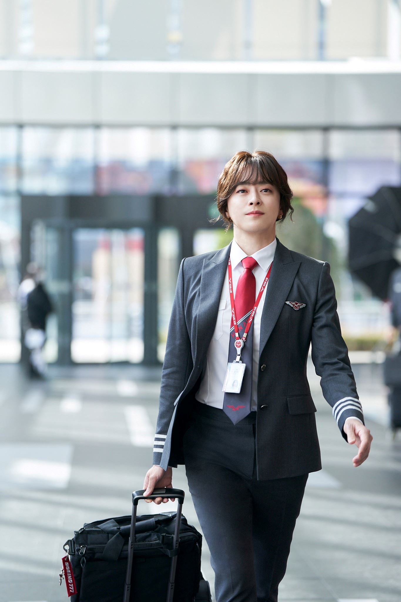 🇰🇷曺政奭狂瘦7公斤穿洋装❗电影《pilot》比女生还美🤣