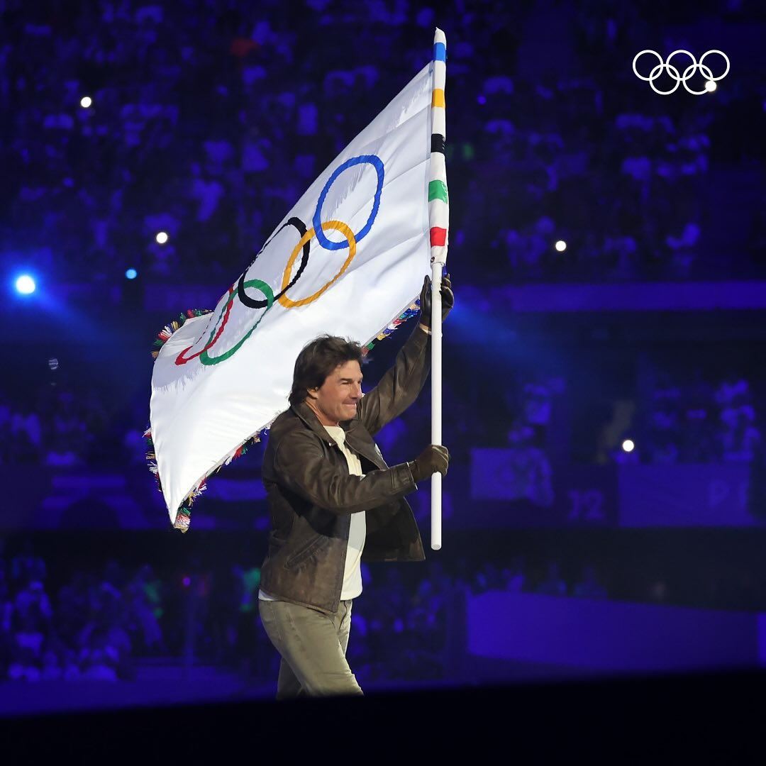 tom cruise空降巴黎奥运会闭幕礼❗️把旗子送往洛杉矶🇺🇸