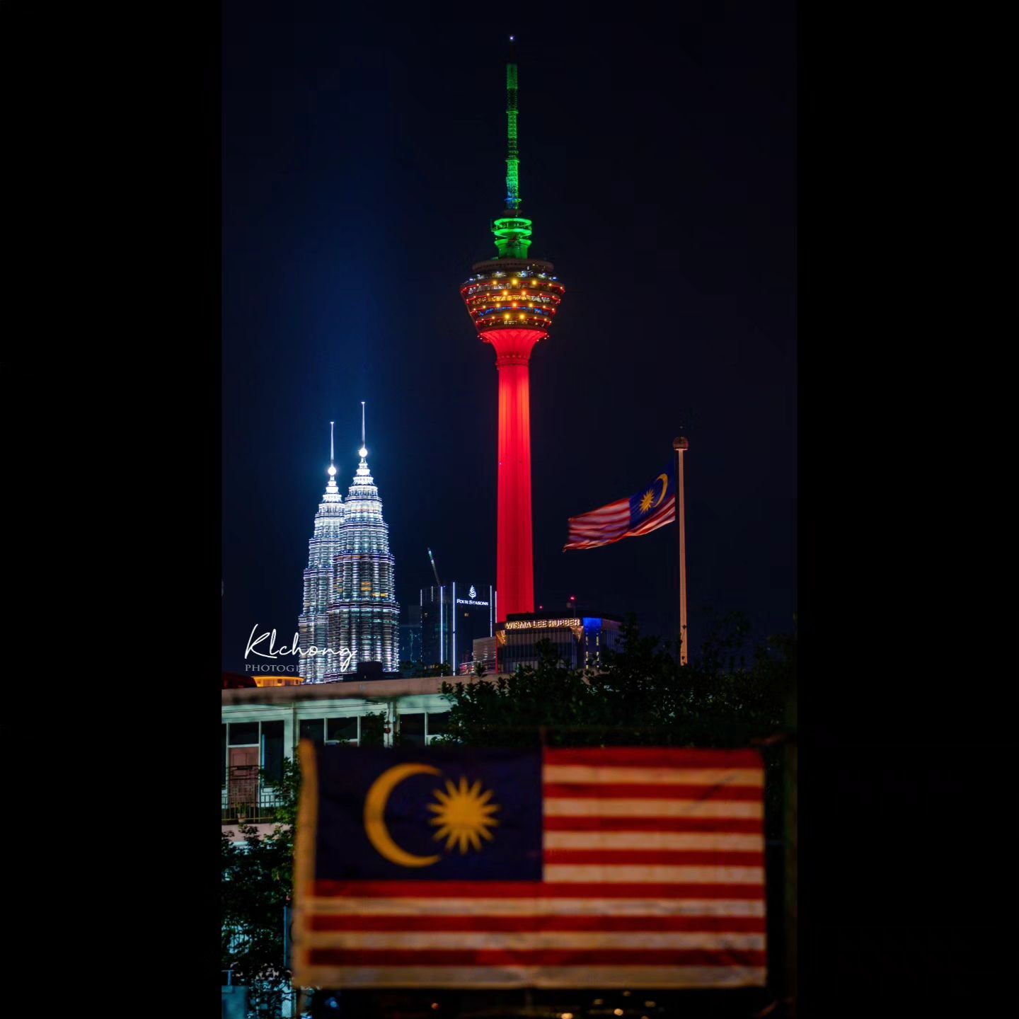 吉隆坡塔每晚有灯光秀❗轮流披上各州州旗颜色🇲🇾