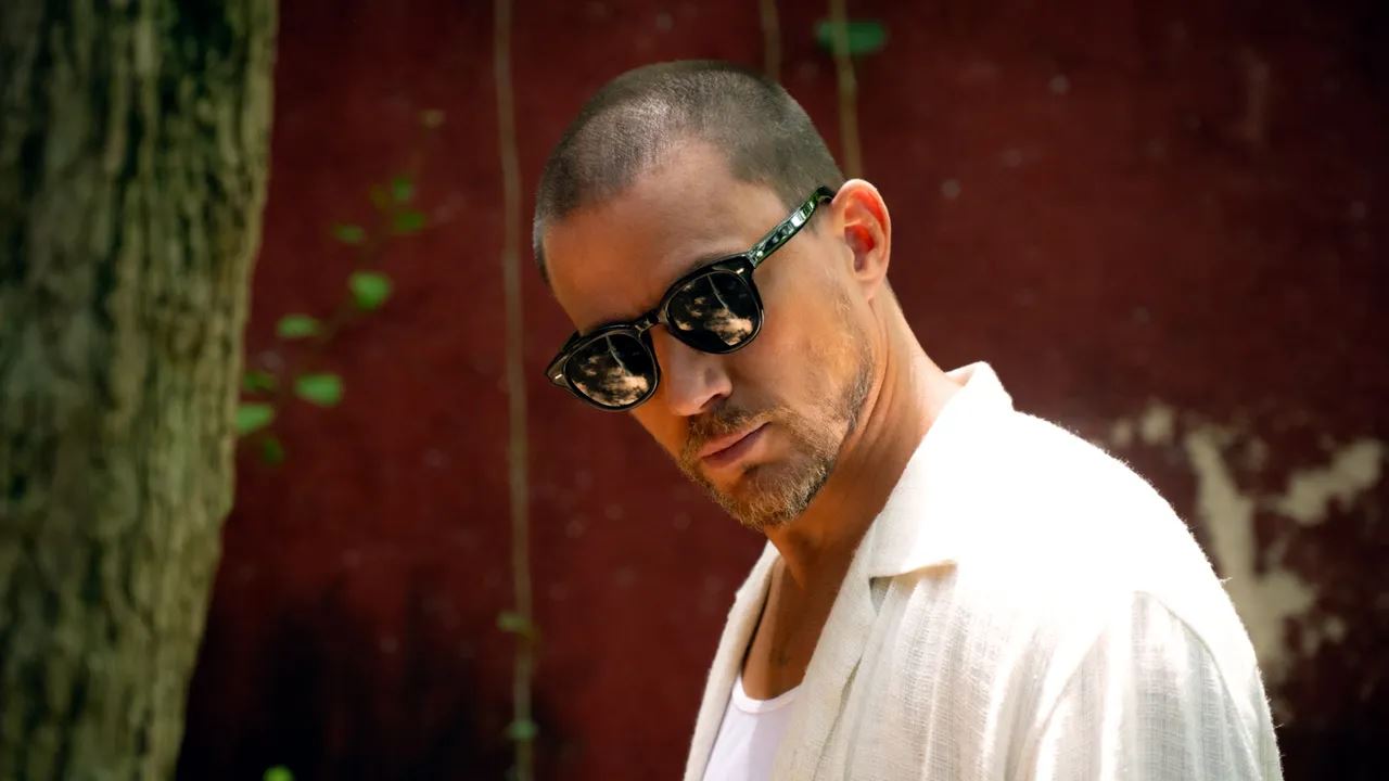 🎬《blink twice》热映中❗甜蜜约会中暗藏危险😱