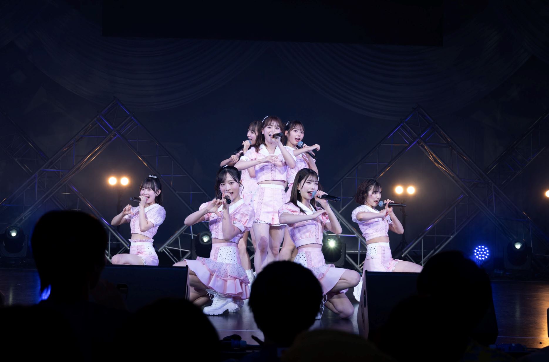 five akb48 groups perform for over 2,000 fans at first concert in malaysia!