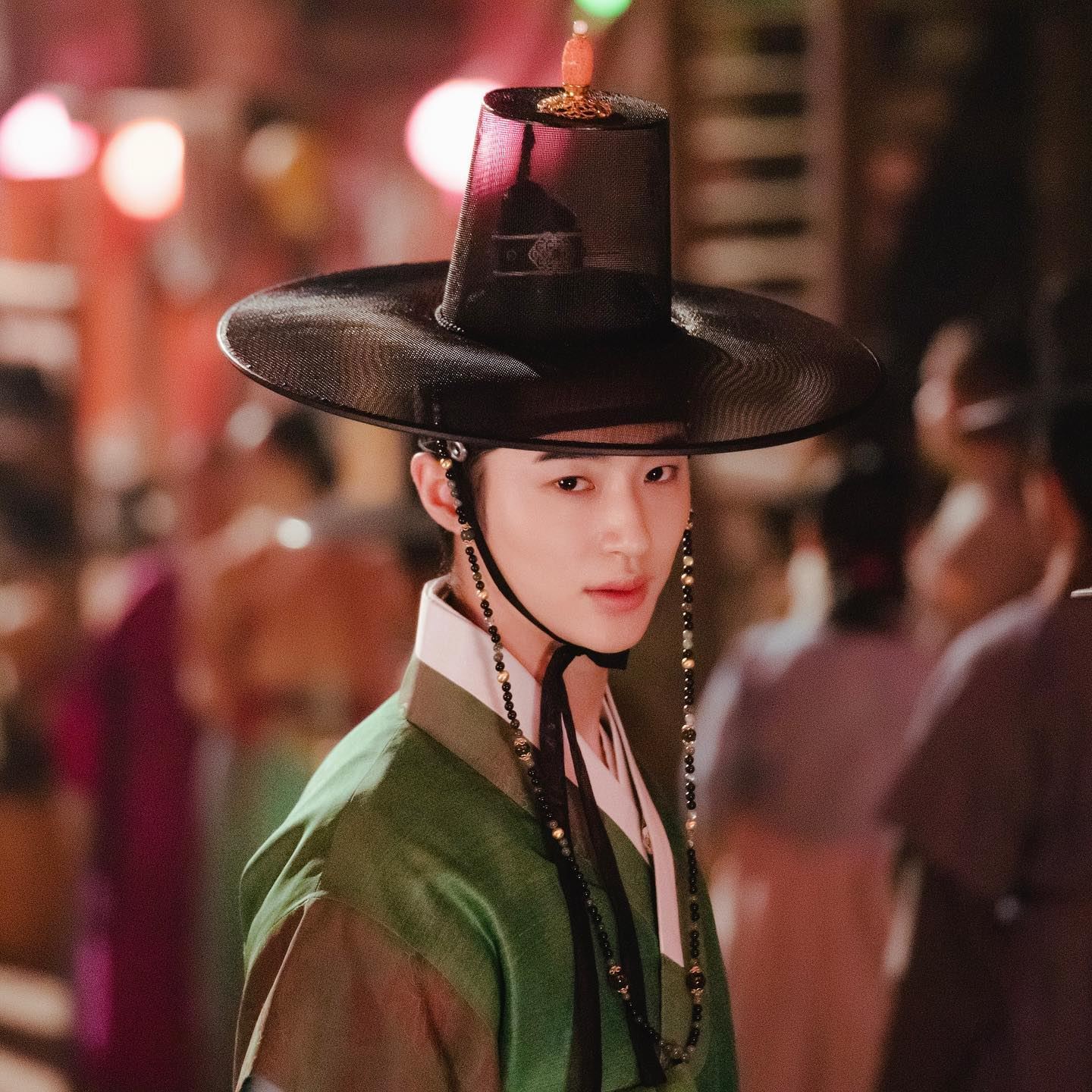 🇰🇷边佑锡、iu将合作新剧❗落魄皇族恋上财阀千金👑