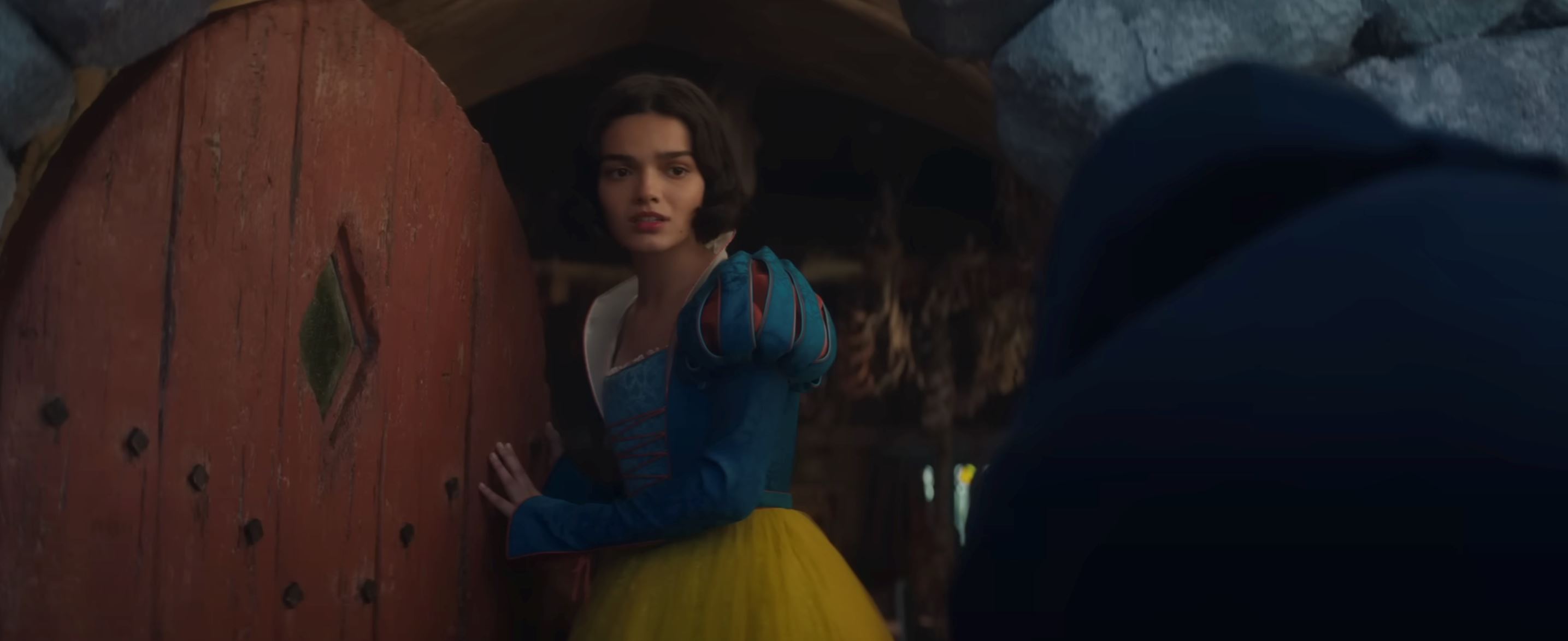 真人版《白雪公主》全新预告❗卡通场景真实还原🍎