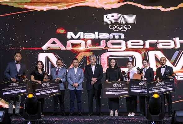 aaron-wooi yik, datuk azizul hasni awang awarded national olympians title
