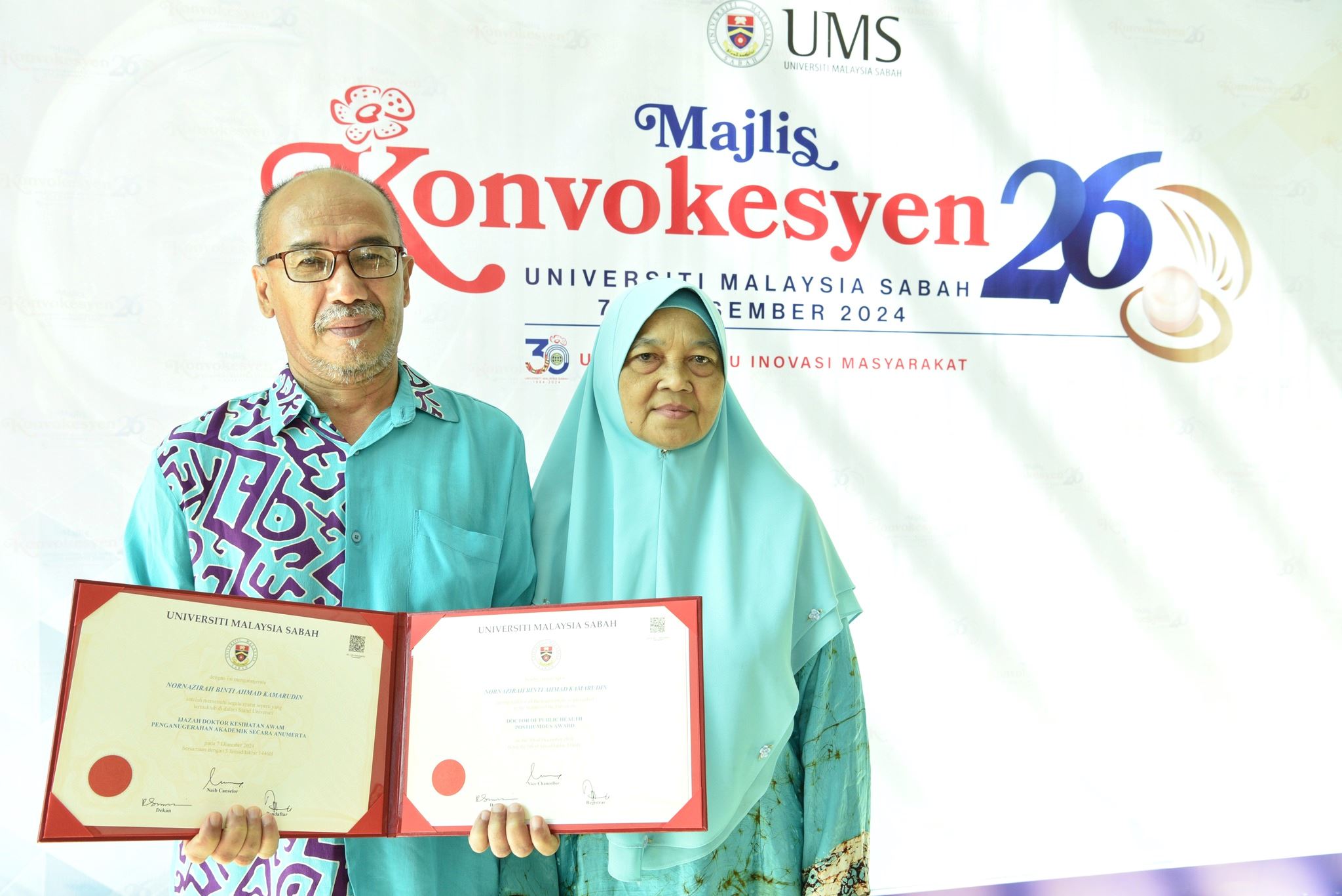 parents receive late daughter’s phd, honouring her cancer research while battling the disease