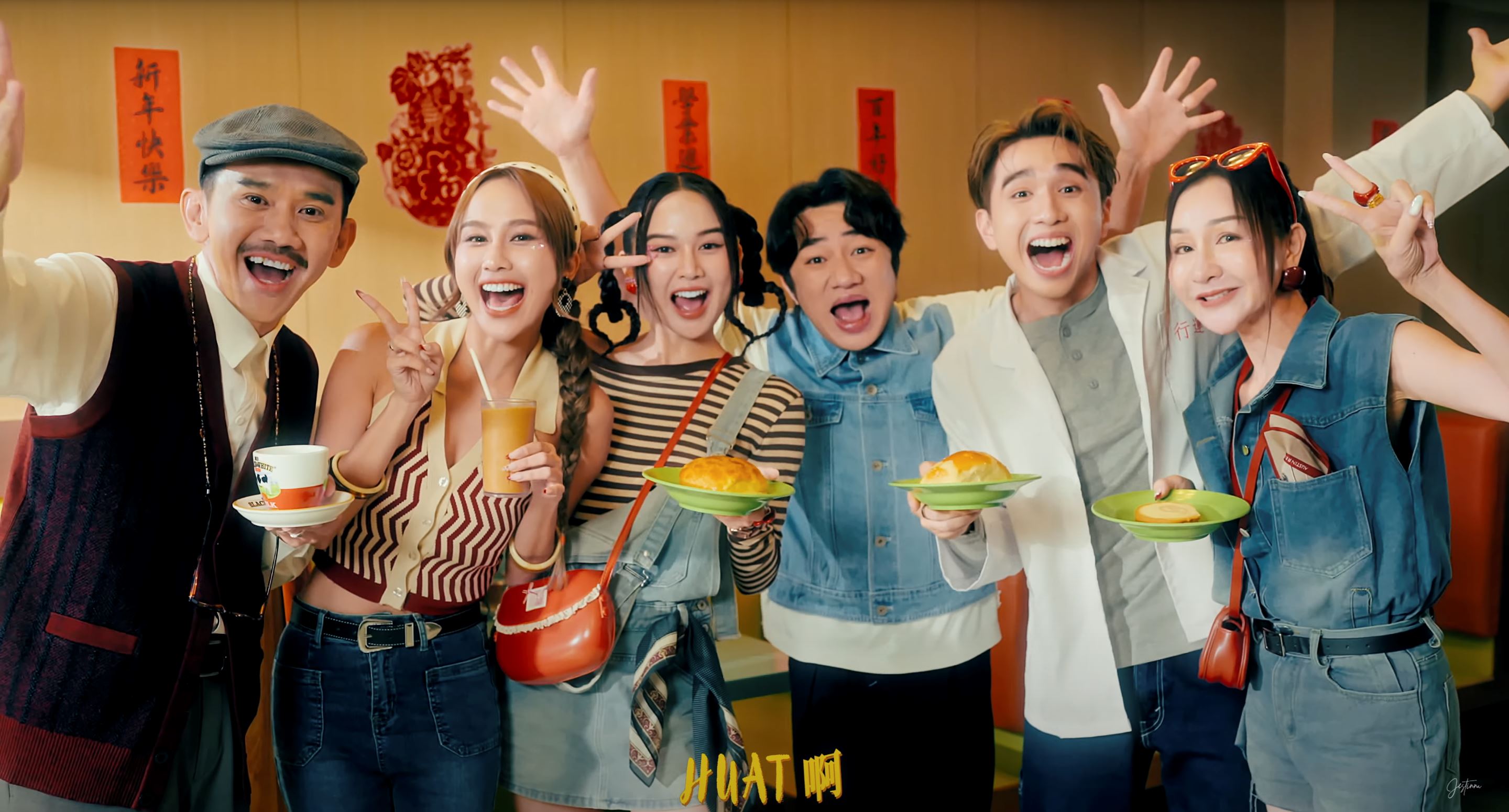 🧨【影片】jestinna kuan、mskuan、perry k蛇年新年歌来咯❗️新年就该对自己好一点❤️