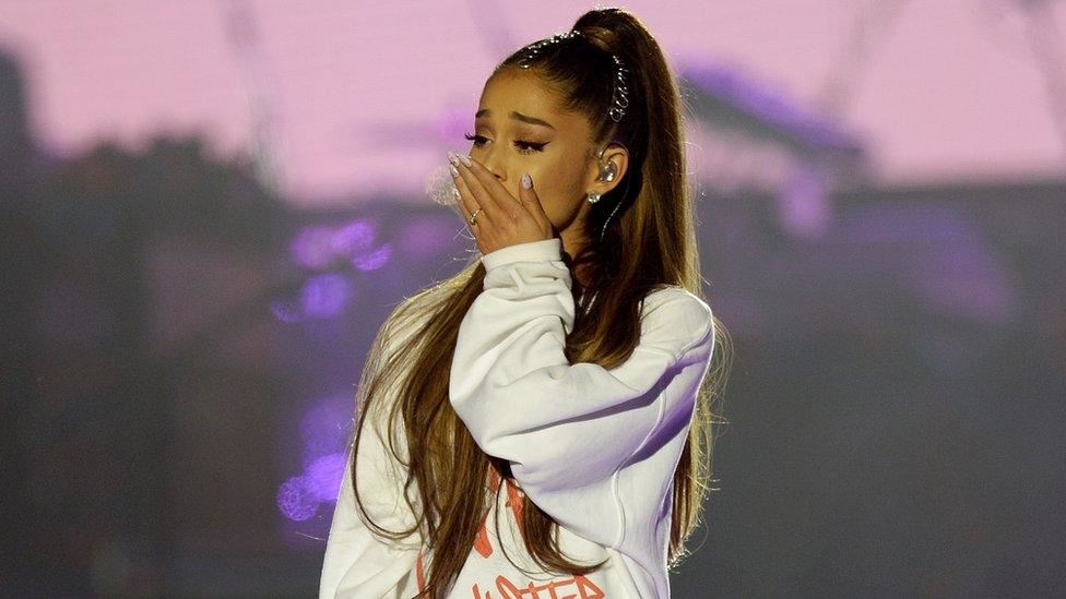 ariana grande makes heartfelt christmas contribution to manchester hospitals