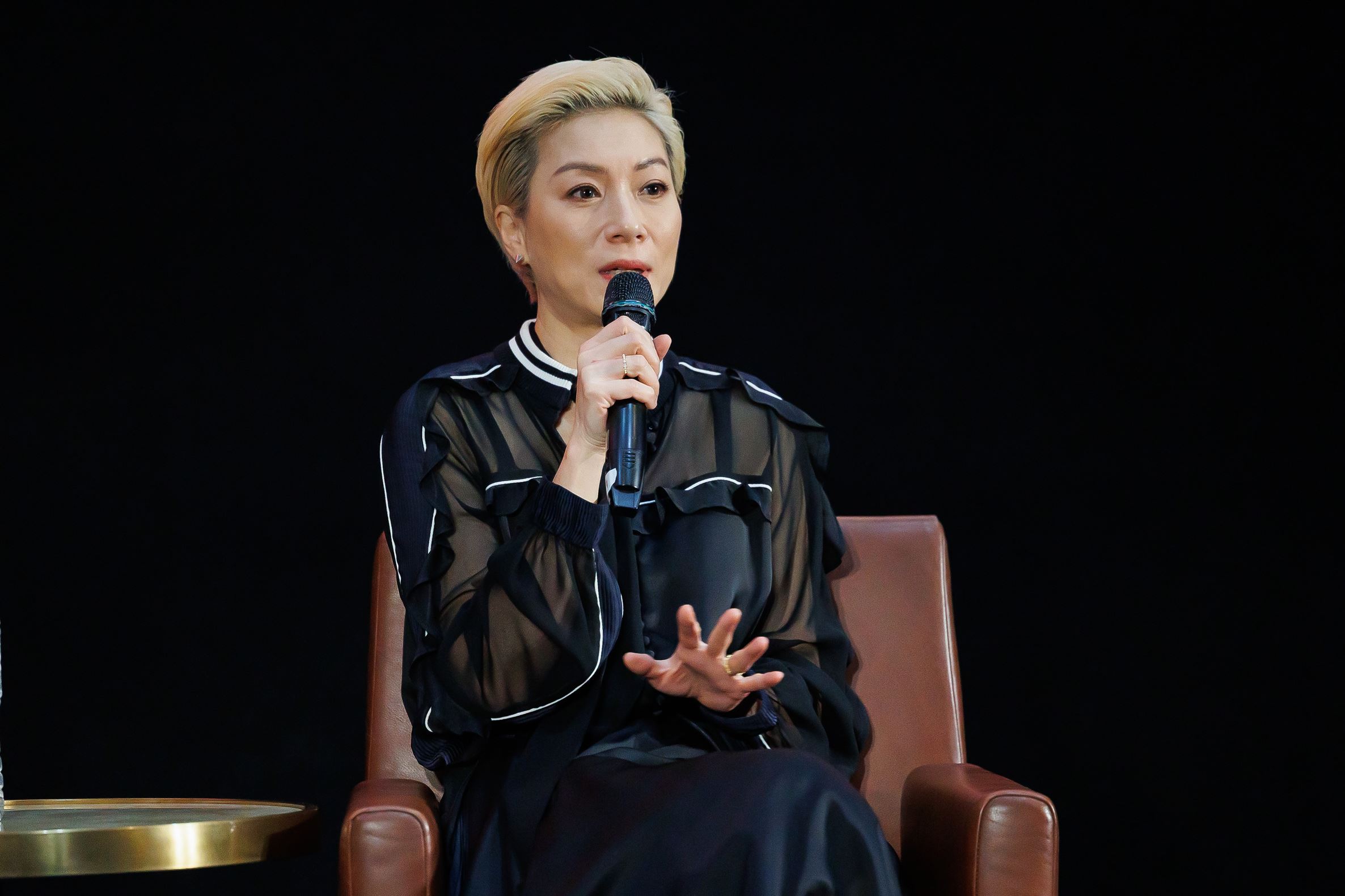 张可颐林家栋合体出席电影《临时劫案》粉丝见面会❗郭富城扁桃腺发炎“临时缺席”😭