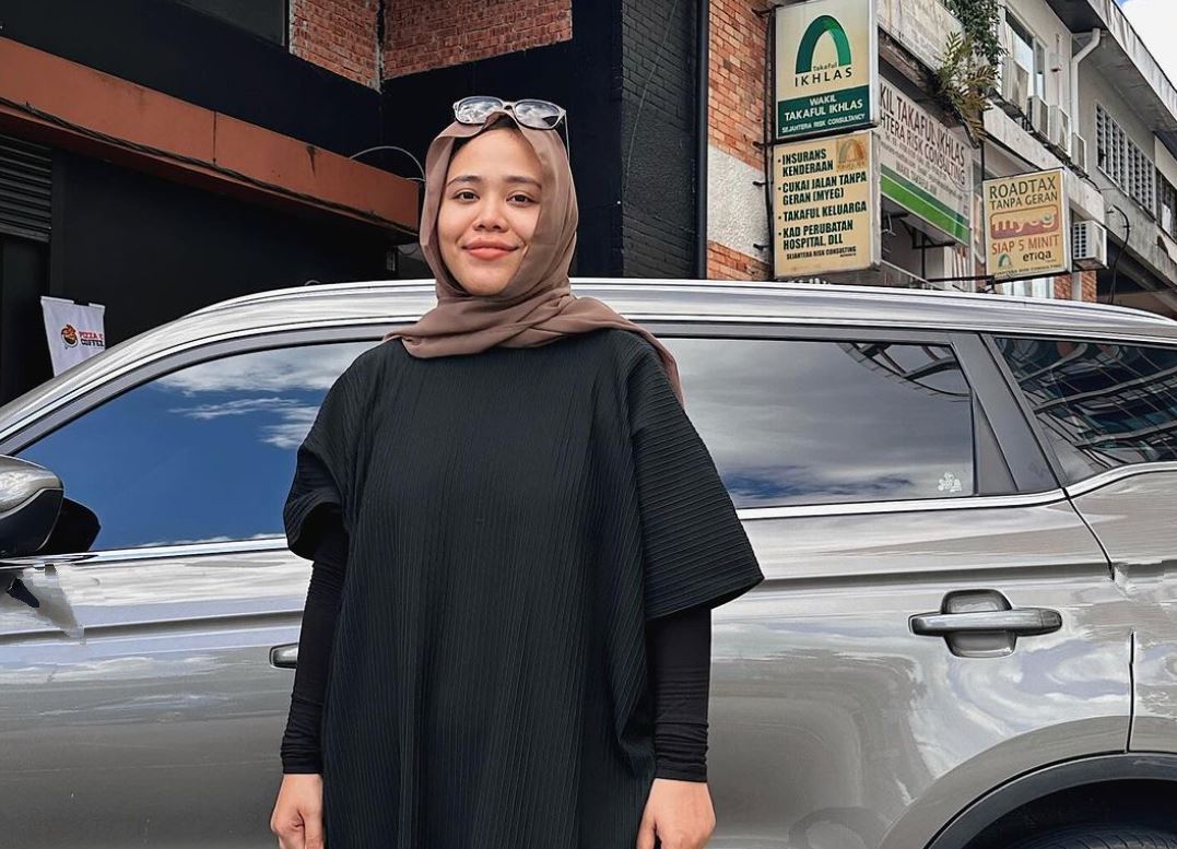 norreen enggan menanggung dosa, jual pakaian seksinya kepada wanita bukan muslim sahaja