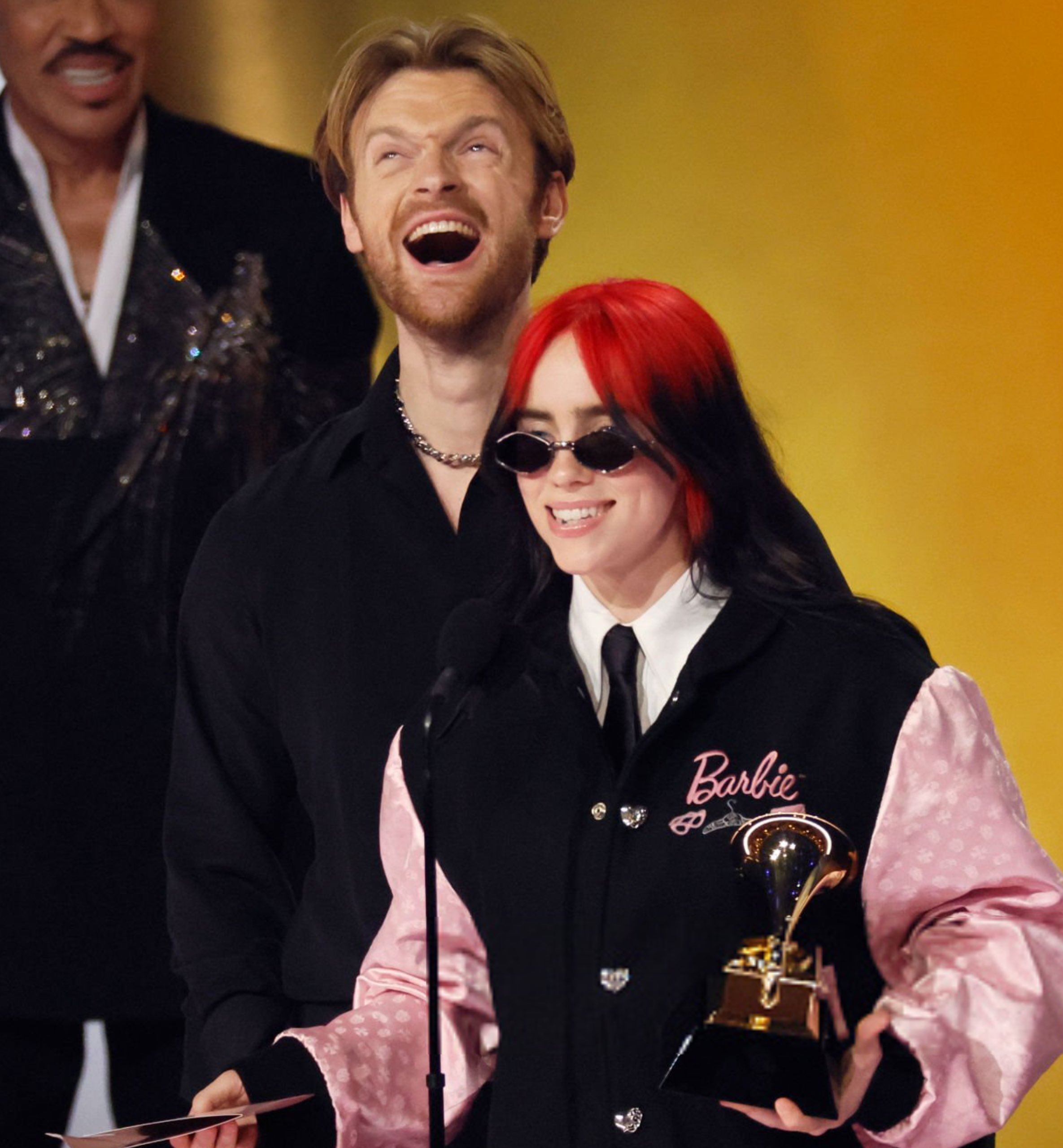 taylor swift获第66届格莱美奖「年度专辑」❗成史上首位四度夺得该奖项的音乐人🔥